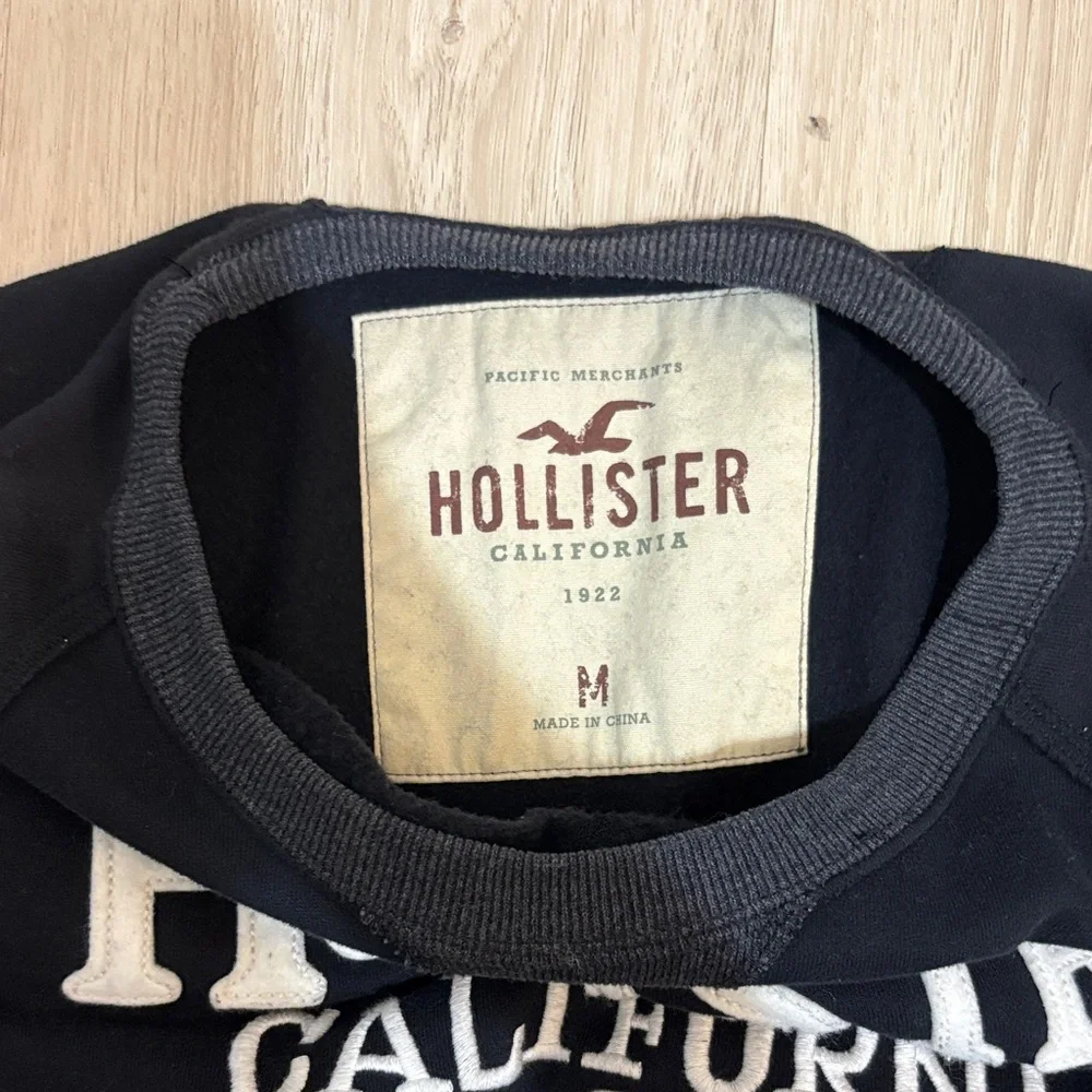 Hollister California Black Fleece Crewneck Sweater - Picture 3 of 5